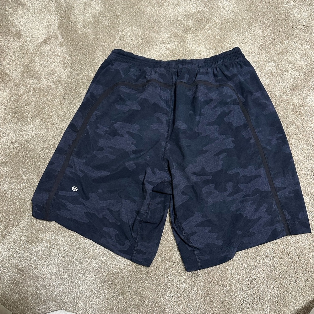 Lululemon athletica Blue Athletic Shorts - Size L